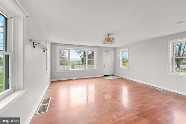 $275,000 | 35 Ben Franklin Highway East, Birdsboro, PA 19508