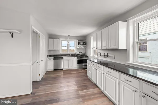 $275,000 | 35 Ben Franklin Highway East, Birdsboro, PA 19508