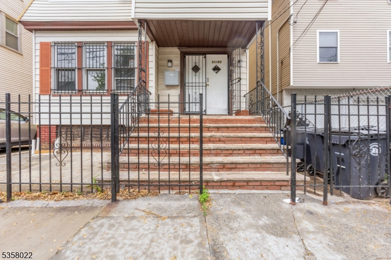 51 Schley Street Newark, NJ 07112 - Photo 4 of 27