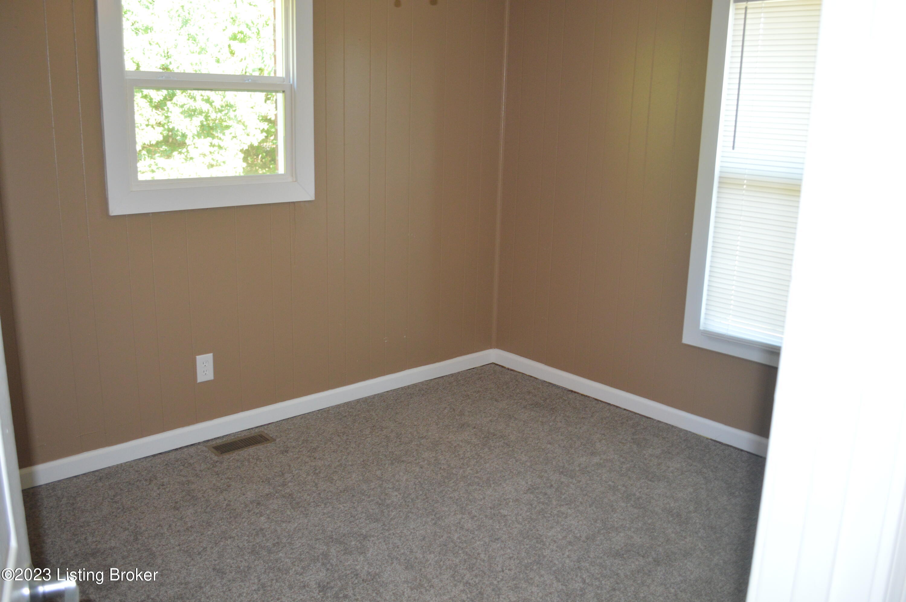 409 Lagrange Road New Castle, KY 40050 - Photo 10 of 22 DSC_0008