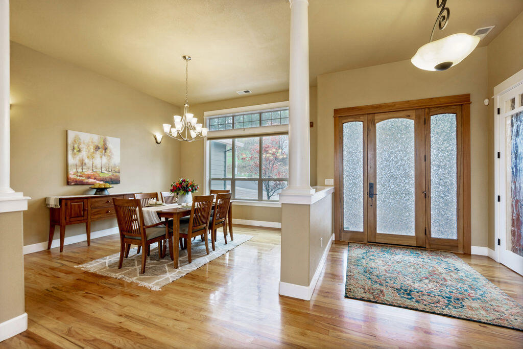 1315 Poppy Ridge Drive Eagle Point, OR 97524 - Photo 11 of 50 PR(18)