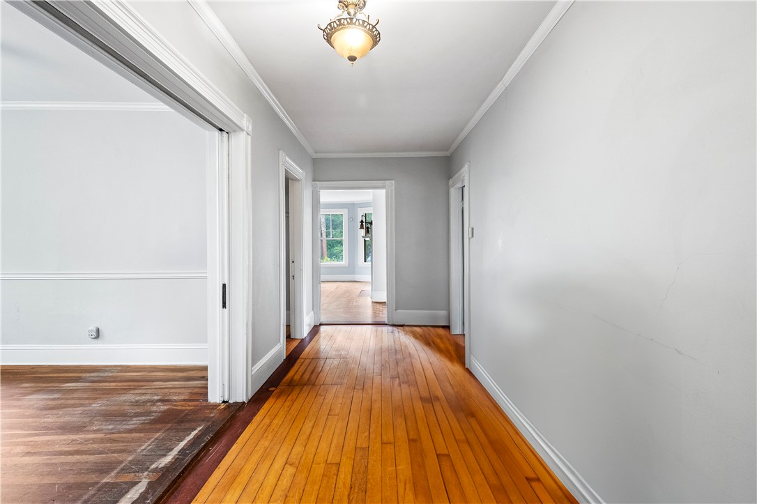 733 Pleasant Street Pawtucket, RI 02860 - Photo 15 of 49 U1 Hallway