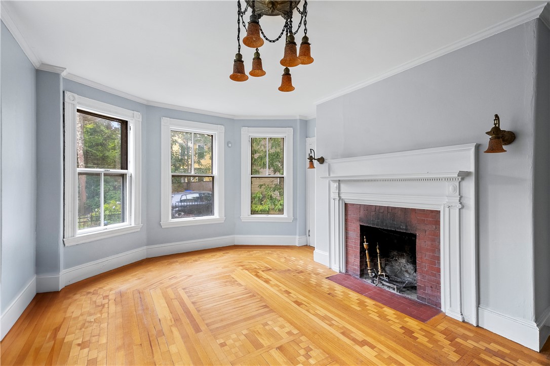 733 Pleasant Street Pawtucket, RI 02860 - Photo 24 of 49 U1 Living Room