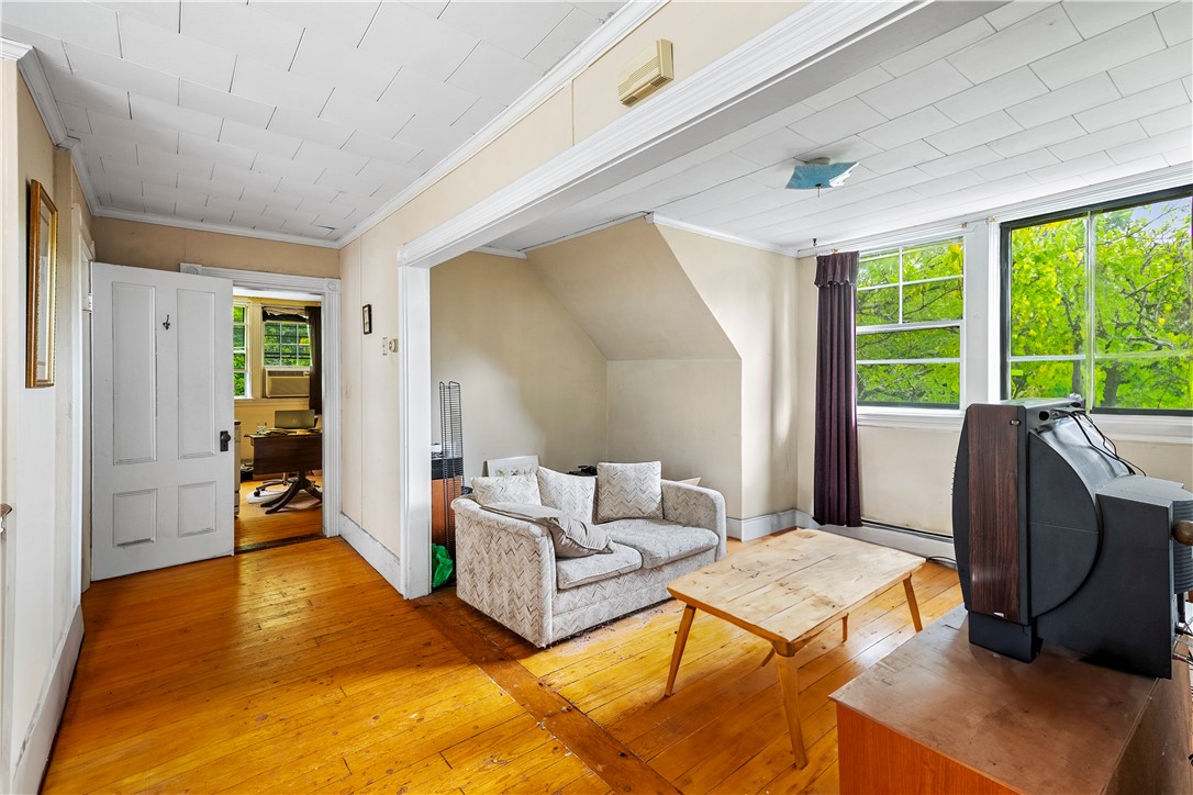 733 Pleasant Street Pawtucket, RI 02860 - Photo 46 of 49 U3 Living Room