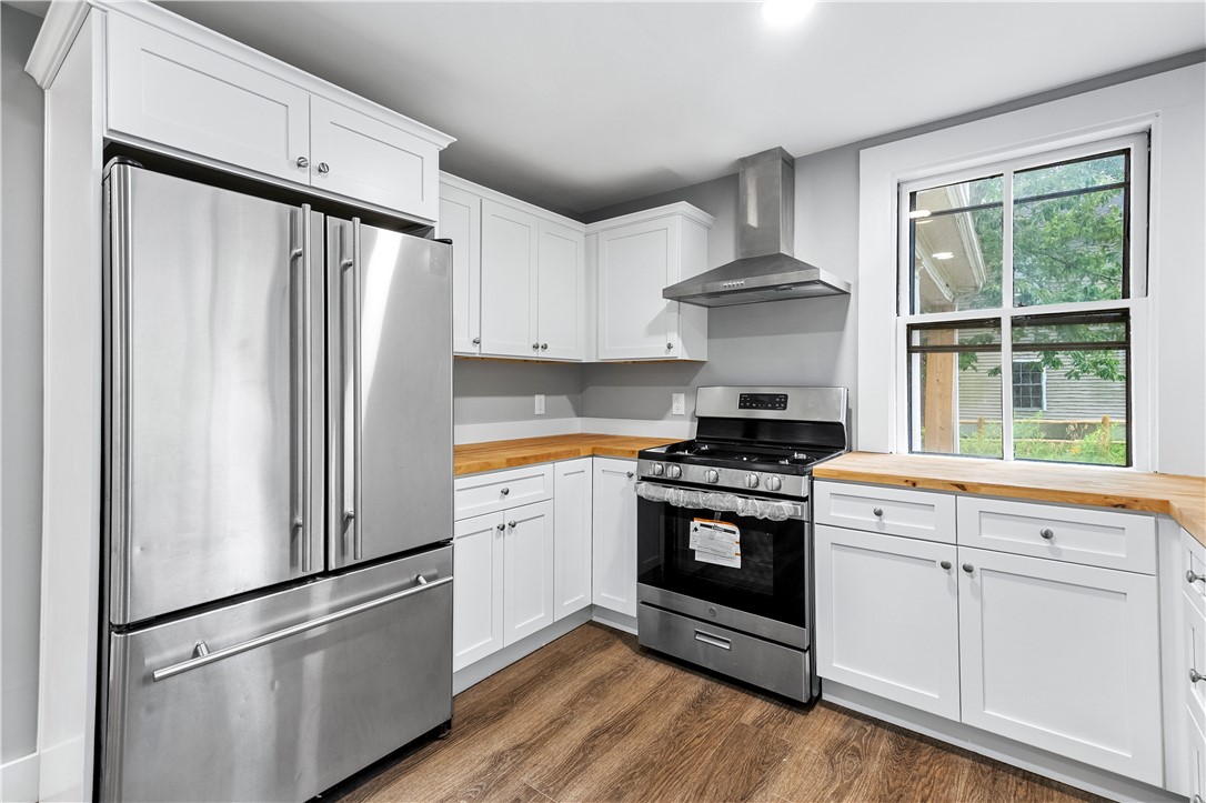 733 Pleasant Street Pawtucket, RI 02860 - Photo 9 of 49 U1 Kitchen