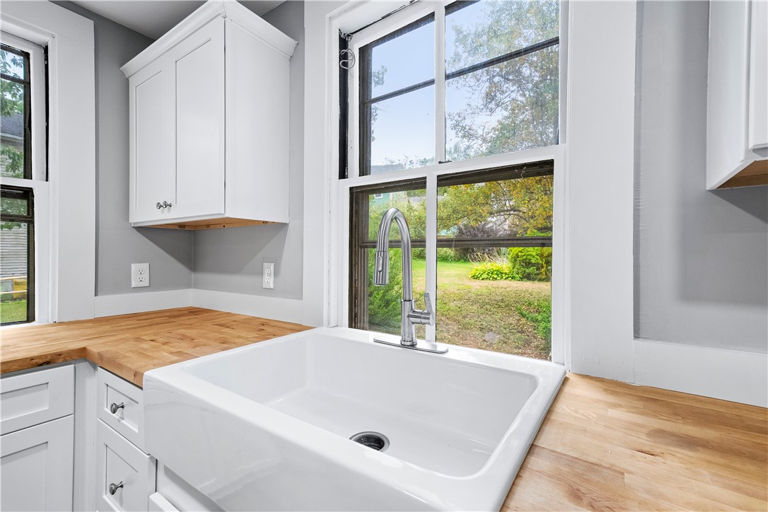 733 Pleasant Street Pawtucket, RI 02860 - Photo 10 of 49 U1 Kitchen