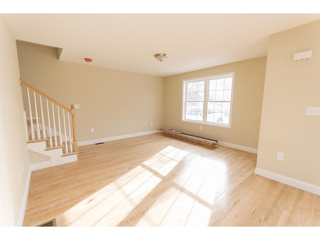 7 Indian Hill Road Sandown, NH 03873 - Photo 4 of 11 Gallery Image 4