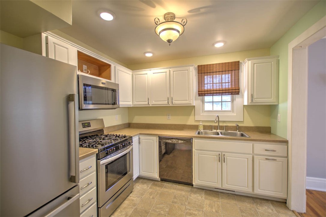 246 Oakdale Boulevard Decatur, IL 62522 - Photo 10 of 23 Gallery Image 10