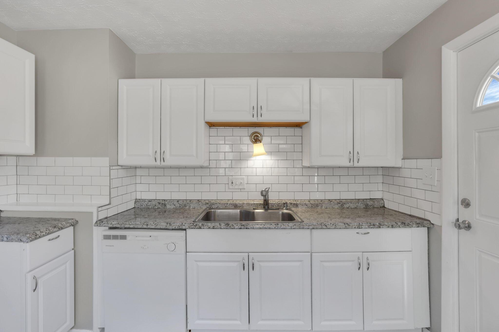 1865 Agler Road, Unit 1867 Columbus, OH 43224 - Photo 8 of 37 7-web-or-mls-G02A6058