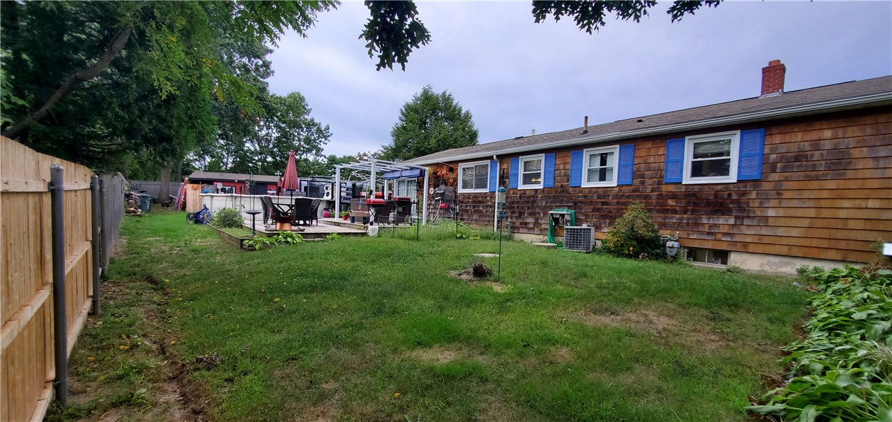 21 Holmes Road Coventry, RI 02816 - Photo 4 of 23