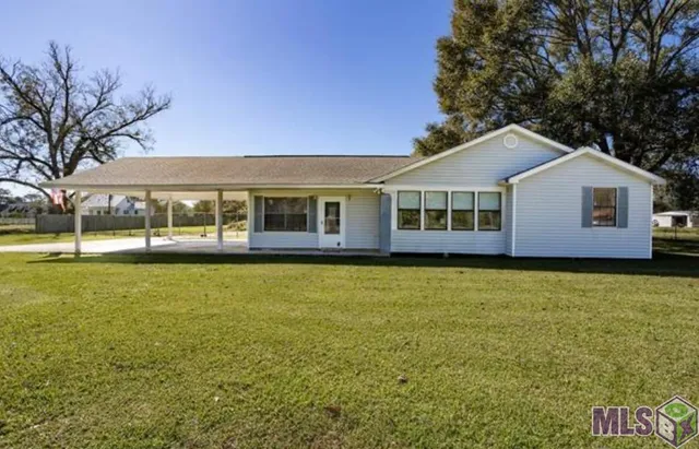 $280,000 | 19860 Highway 77, Grosse Tete, LA 70740