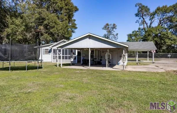 $280,000 | 19860 Highway 77, Grosse Tete, LA 70740