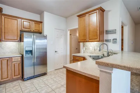 $295,000 | 187 Castleridge Drive, Unit B, Little Elm, TX 75068