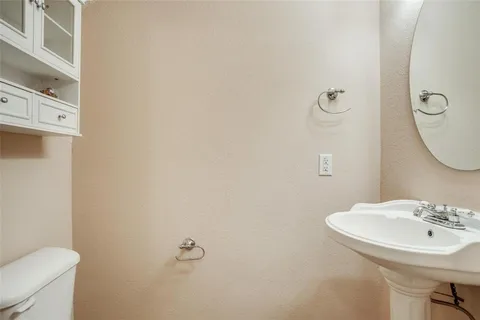 $295,000 | 187 Castleridge Drive, Unit B, Little Elm, TX 75068