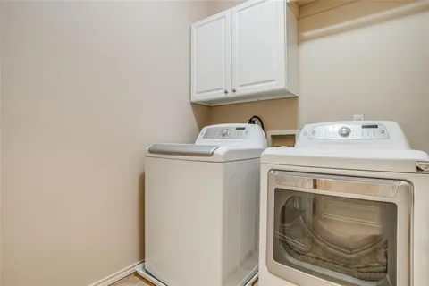 $295,000 | 187 Castleridge Drive, Unit B, Little Elm, TX 75068