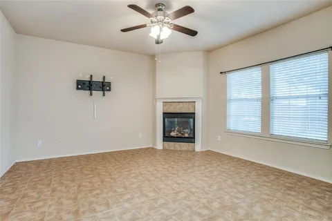 $295,000 | 187 Castleridge Drive, Unit B, Little Elm, TX 75068