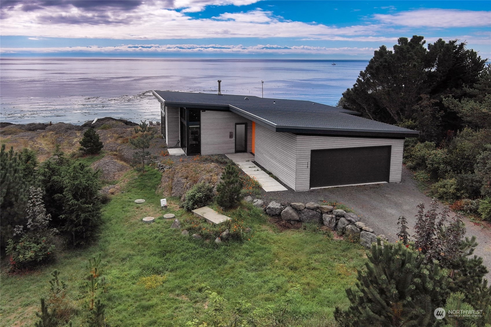 117 Half Moon Road Friday Harbor, WA 98250 - Photo 4 of 40 Gallery Image 4