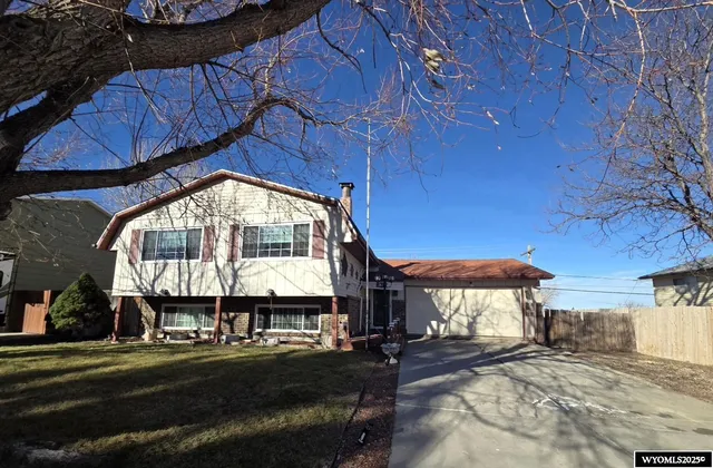 $369,900 | 1812 Shumway Avenue, Casper, WY 82601