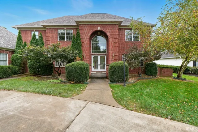 $720,000 | 7105 West St Andrews Avenue, Yorktown, IN 47396