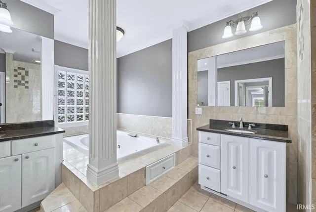 $720,000 | 7105 West St Andrews Avenue, Yorktown, IN 47396