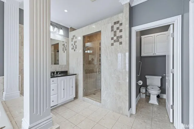 $720,000 | 7105 West St Andrews Avenue, Yorktown, IN 47396