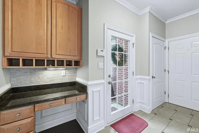 $720,000 | 7105 West St Andrews Avenue, Yorktown, IN 47396