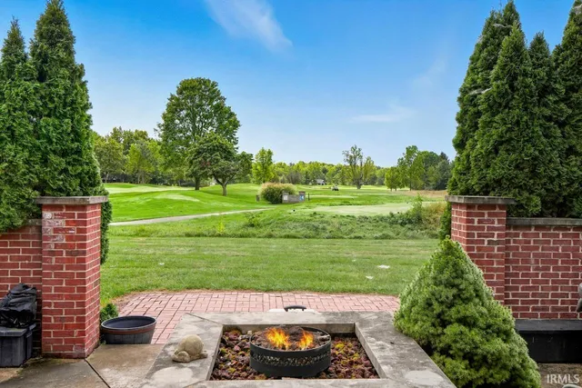 $720,000 | 7105 West St Andrews Avenue, Yorktown, IN 47396