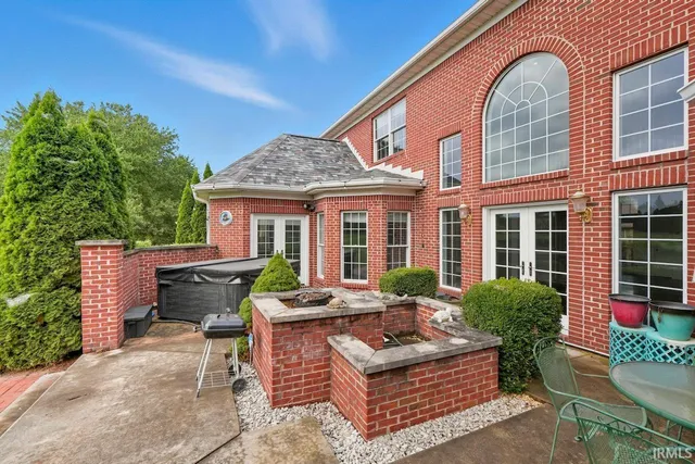 $720,000 | 7105 West St Andrews Avenue, Yorktown, IN 47396