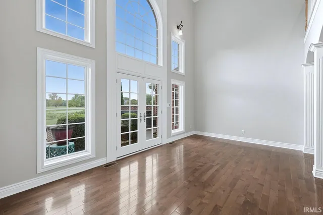 $720,000 | 7105 West St Andrews Avenue, Yorktown, IN 47396