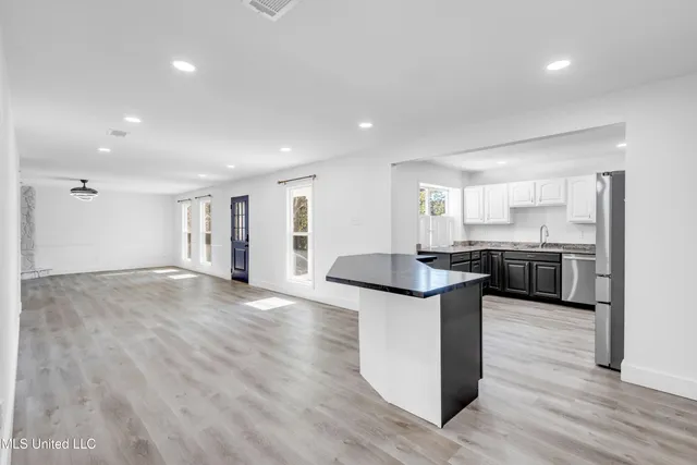 $460,000 | 8828 Manoo Place, Diamondhead, MS 39525