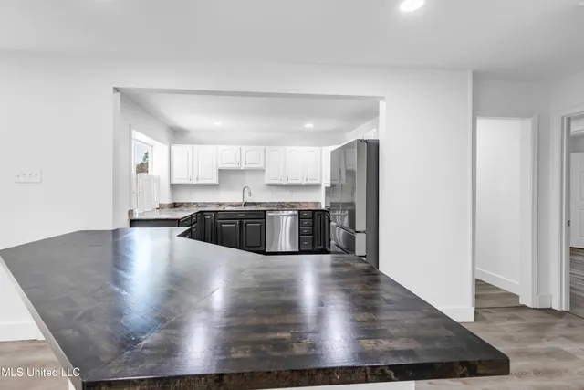 $460,000 | 8828 Manoo Place, Diamondhead, MS 39525