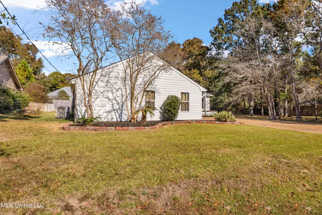 $460,000 | 8828 Manoo Place, Diamondhead, MS 39525