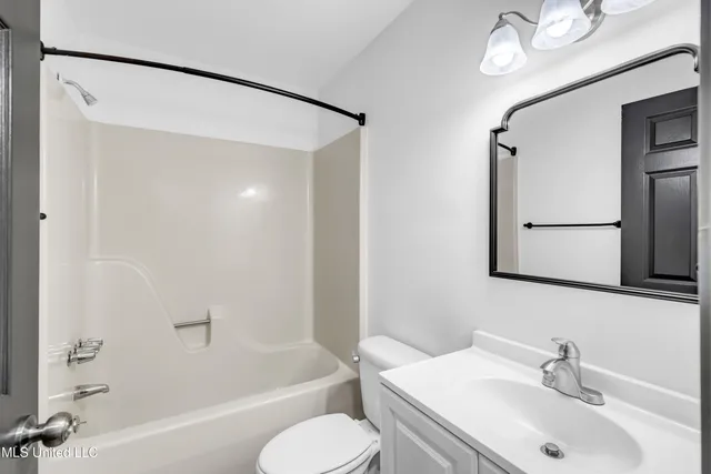 $460,000 | 8828 Manoo Place, Diamondhead, MS 39525