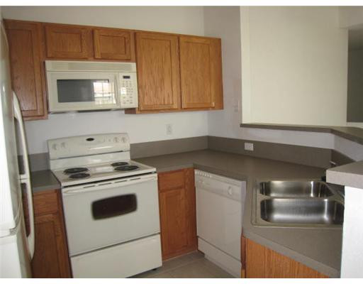 3078 Laurel Ridge Circle, Unit 3078 Riviera Beach, FL 33404 - Photo 3 of 12 Kitchen