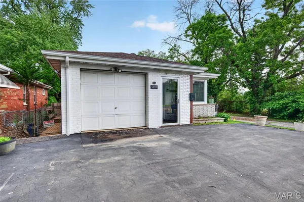 $239,900 | 3927 Weber Road, St. Louis, MO 63123