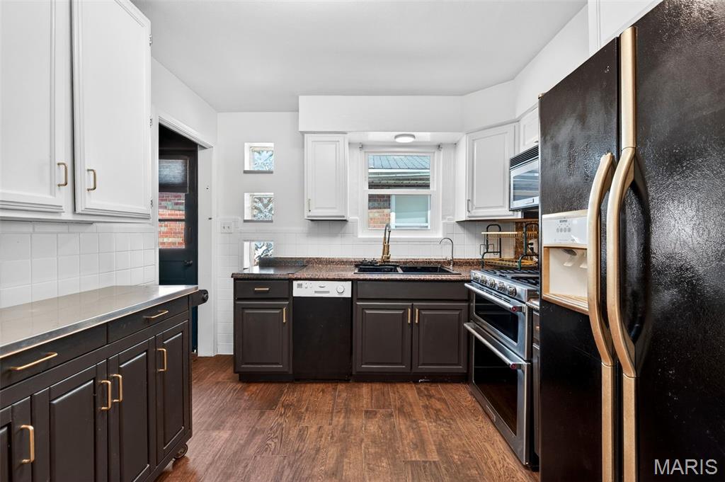 3927 Weber Road St. Louis, MO 63123 - Photo 8 of 41