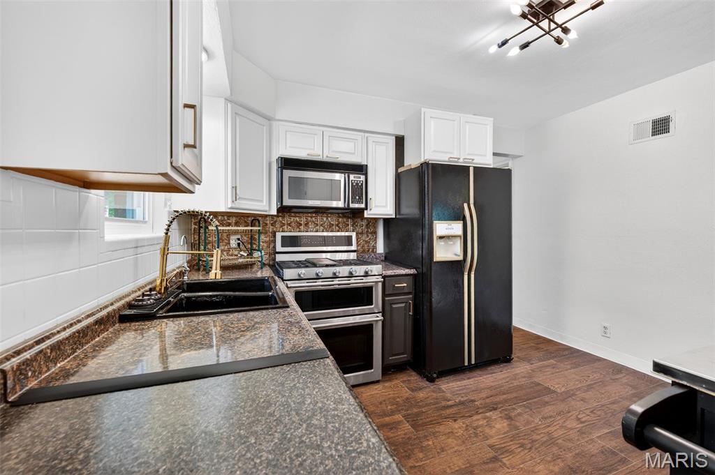 3927 Weber Road St. Louis, MO 63123 - Photo 9 of 41