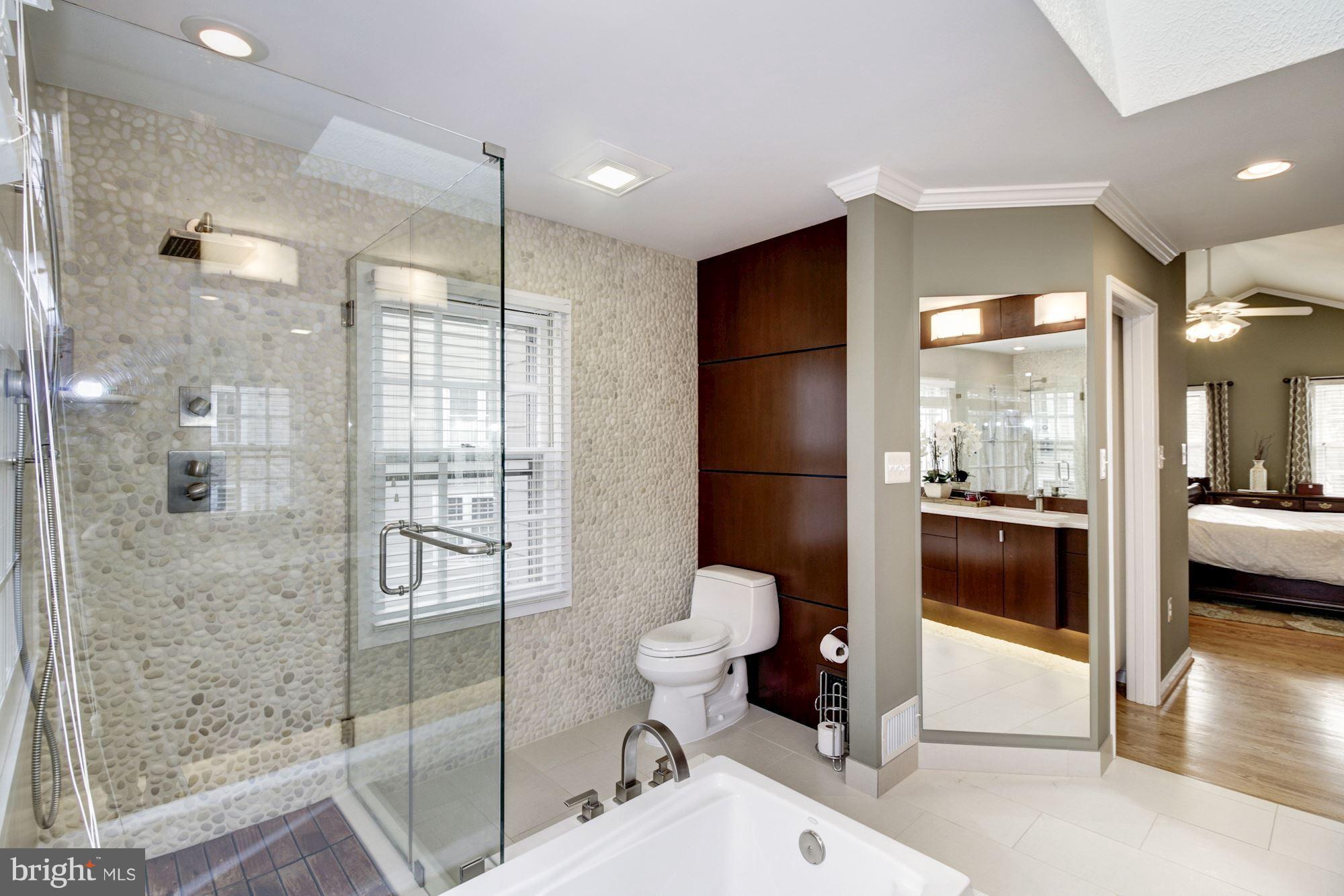 1281 Lamplighter Way Reston, VA 20194 - Photo 17 of 30 Bath (Master)