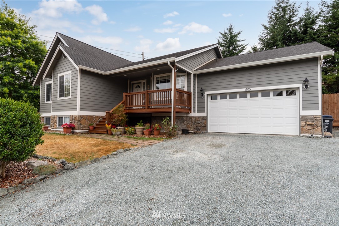 1605 Hoag Road Mount Vernon, WA 98273 - Photo 4 of 40 Gallery Image 4
