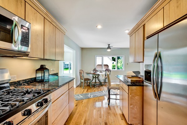 374 Treble Cove Road Billerica, MA 01862 - Photo 4 of 25