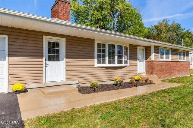 $379,900 | 82 North Lincoln Street, Mechanicville, NY 12118