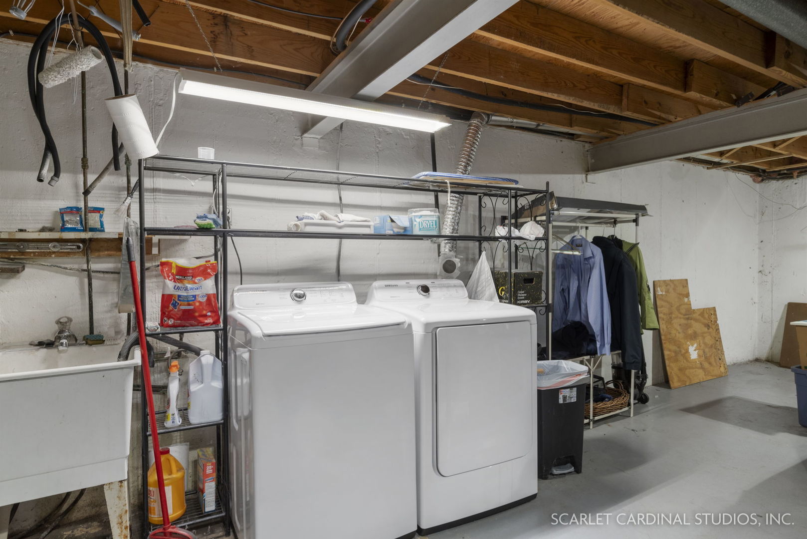 162 Tracy Way Bolingbrook, IL 60440 - Photo 11 of 11 a utility room with dryer and washer