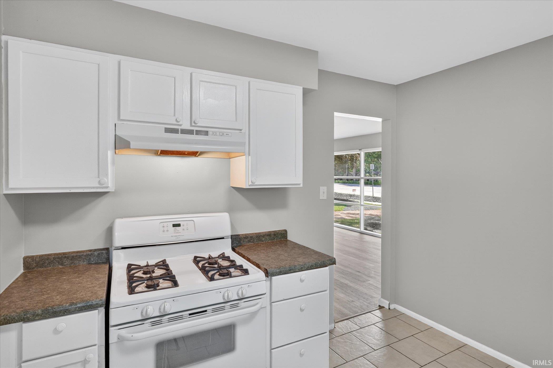 1403 East Ireland Road South Bend, IN 46614 - Photo 9 of 28