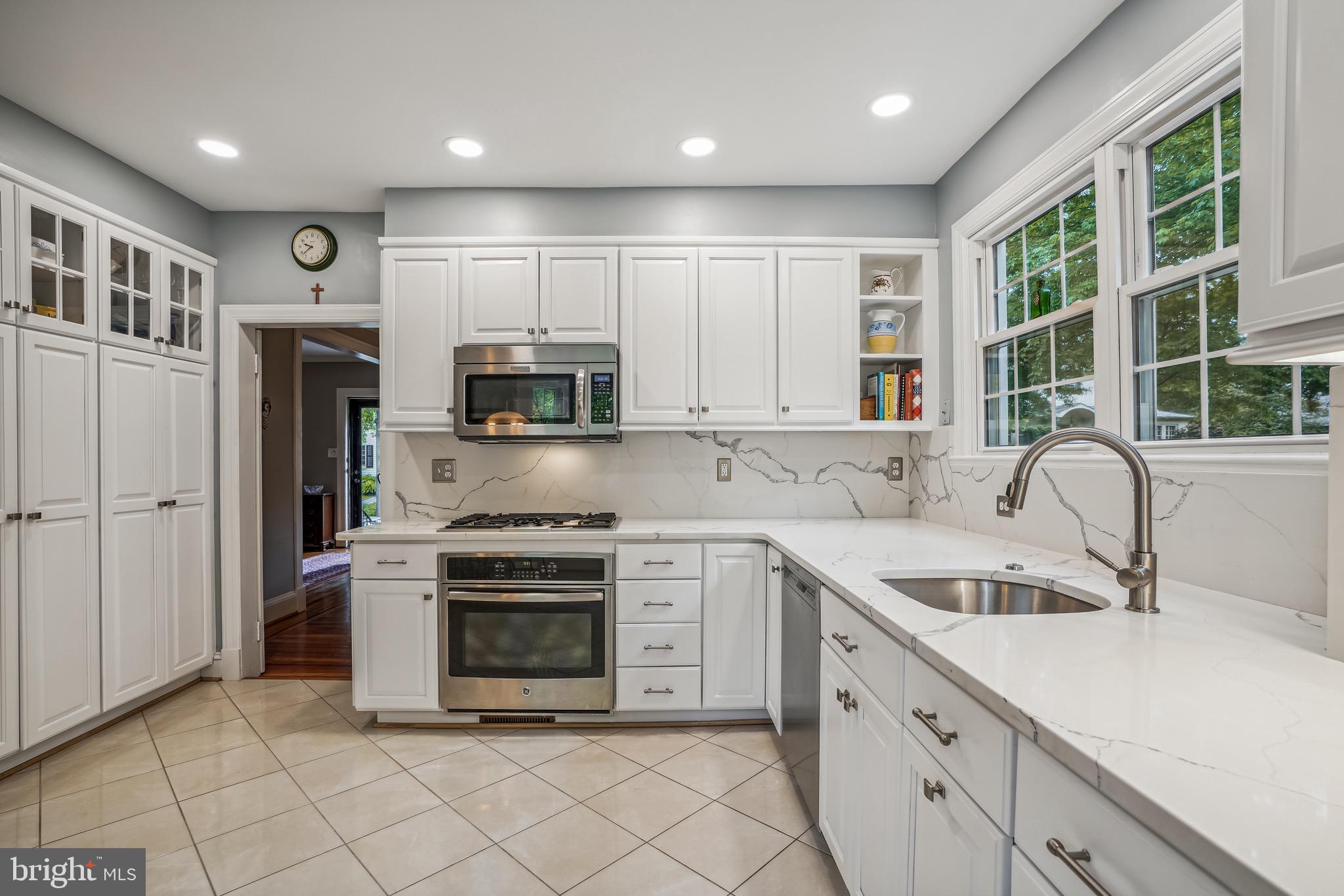 7115 Bristol Road Baltimore, MD 21212 - Photo 4 of 68 Recessed lighting