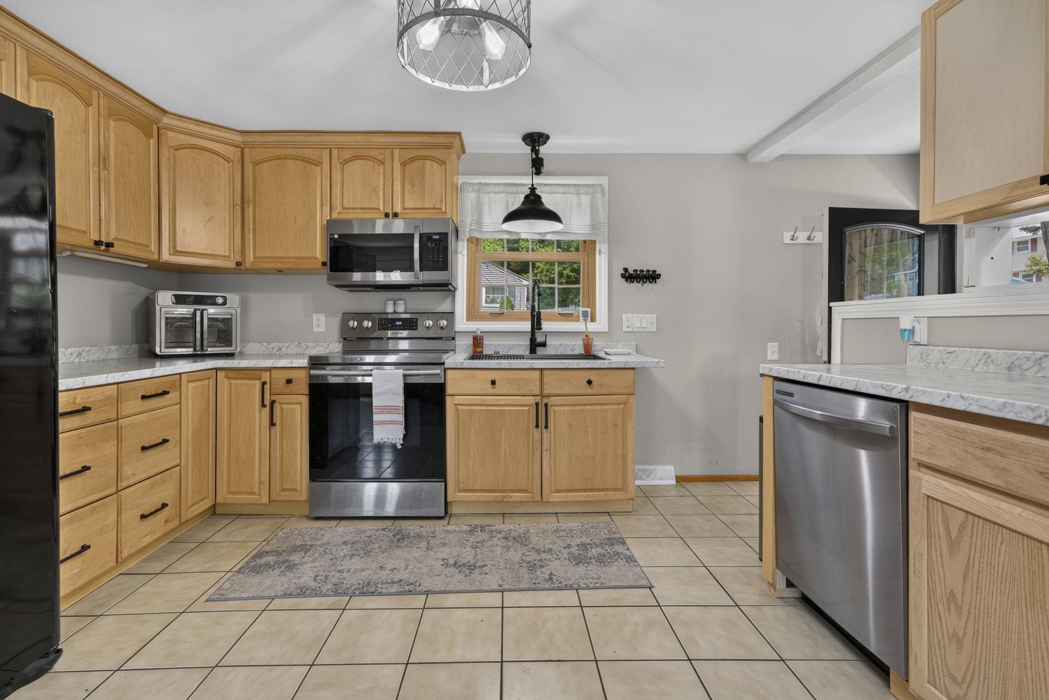 1 Mayflower Road Merrimack, NH 03054 - Photo 8 of 44 Gallery Image 8