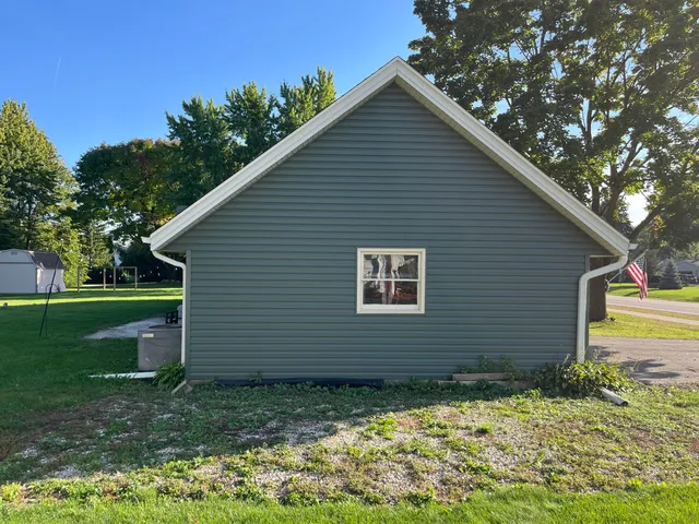 $437,900 | W163S7358 Bay Ln Drive, Muskego, WI 53150