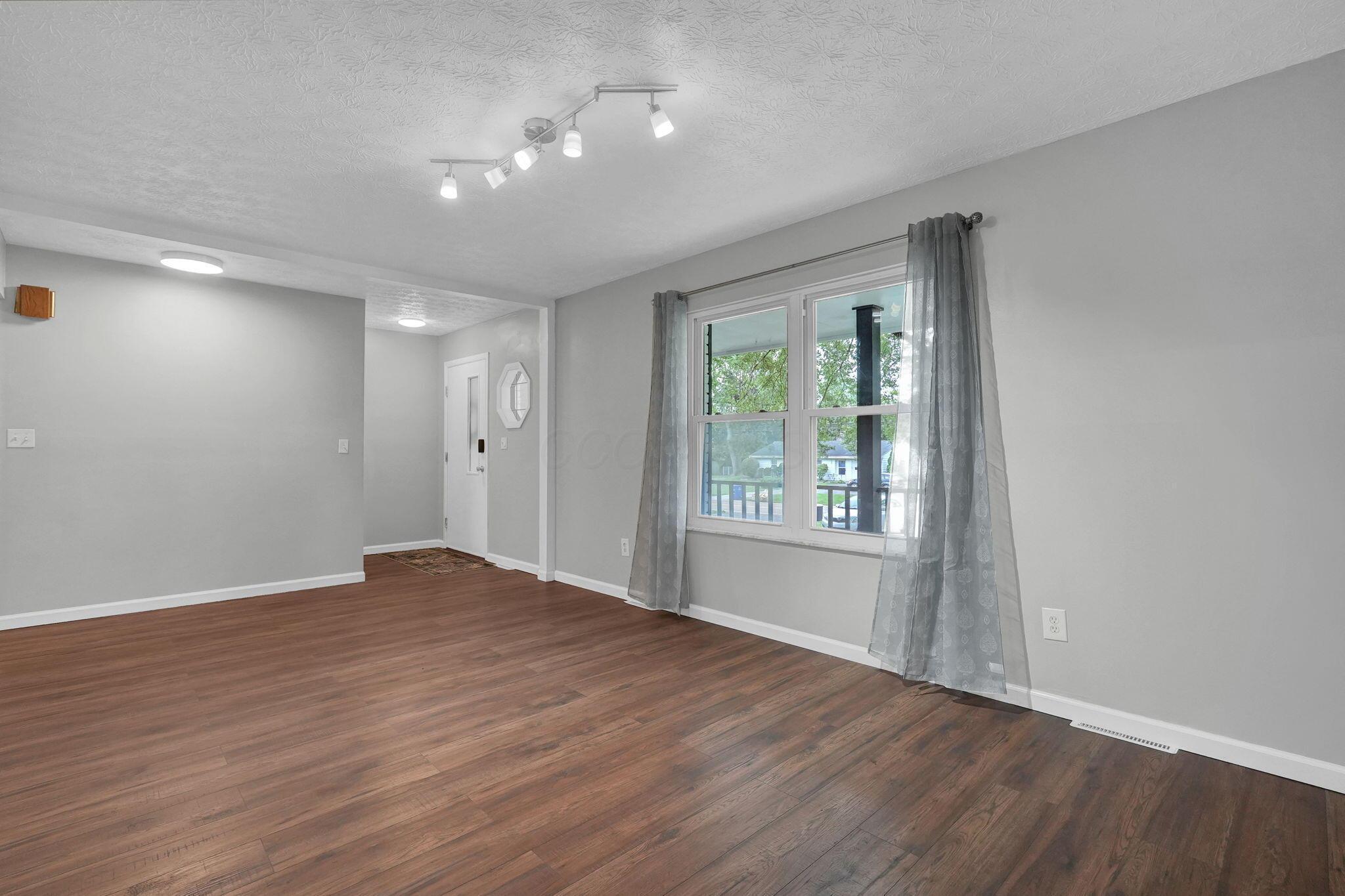 1270 Francisco Road Columbus, OH 43220 - Photo 7 of 36 7-web-or-mls-1270-francisco-rd