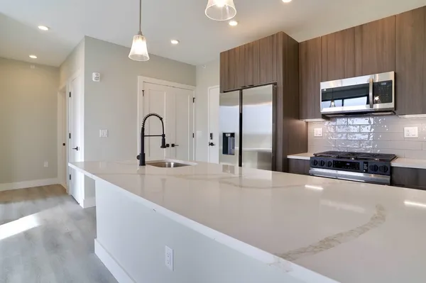 $3,230 | 3516 John F. Kennedy Boulevard, Unit 504, Jersey City, NJ 07307