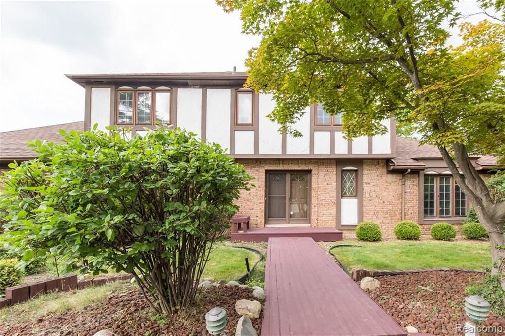 4908 Lake Bluff Road West Bloomfield, MI 48323 - Photo 1 of 9