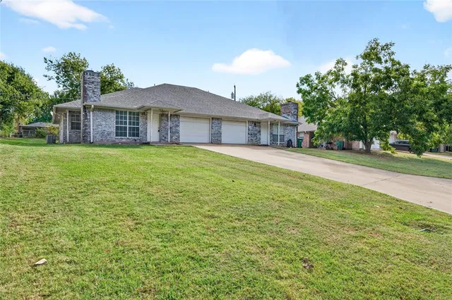 $1,395 | 1813 Park Place, Sherman, TX 75092